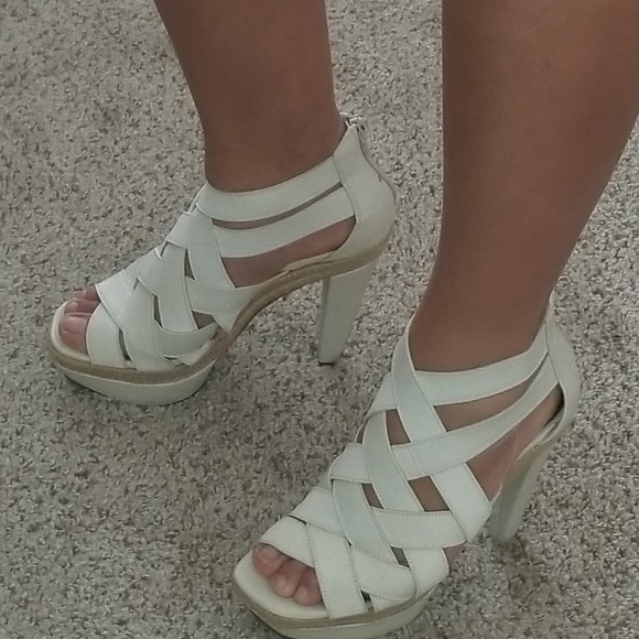 A pair of Gianni Bini bandage heels - Picture 1 of 4